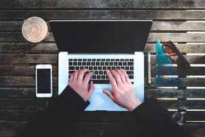 Laryngolog online za darmo. Czym zajmuje się laryngolog? Lekarz on line