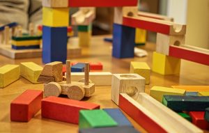 Elementy dekoracyjne, które odmienią pokój dziecka